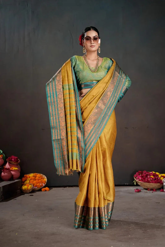 Soft Silk Chitt Pallu Weaving Saree with Contrast Blouse