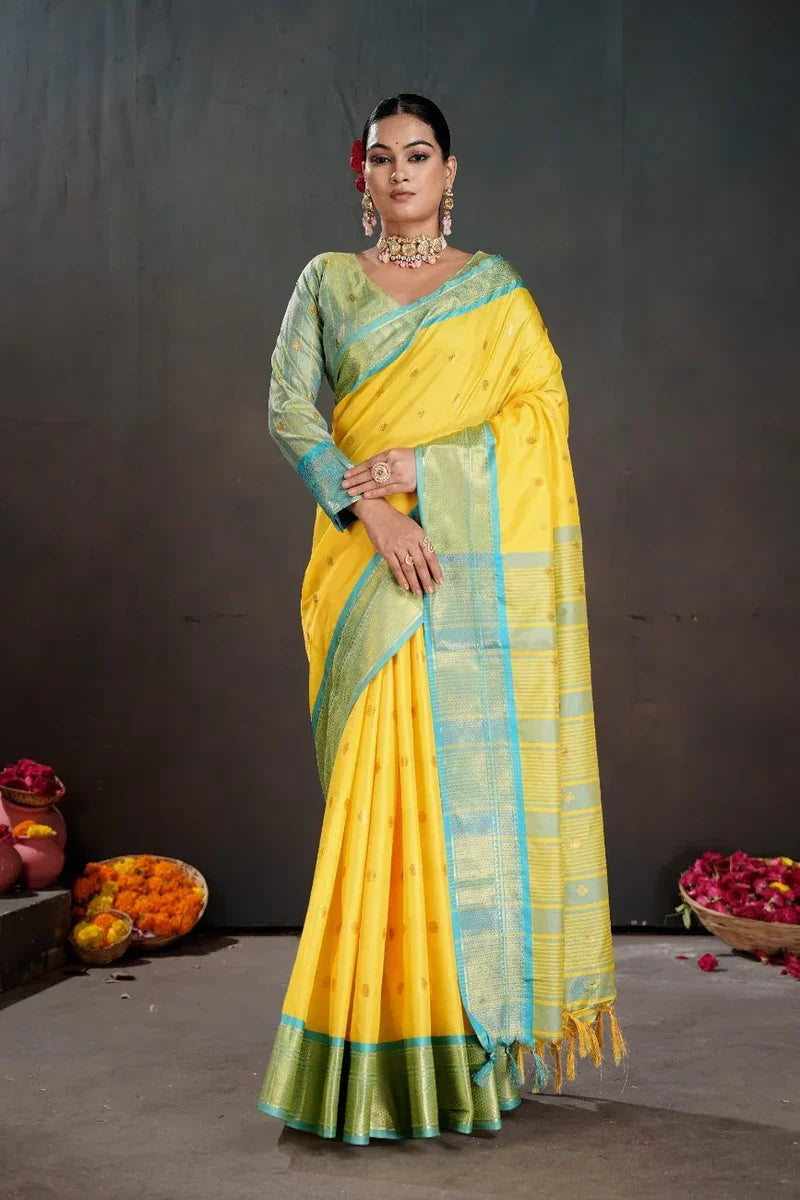 Soft Silk Chitt Pallue With Contrast Blouse Weaving Saree