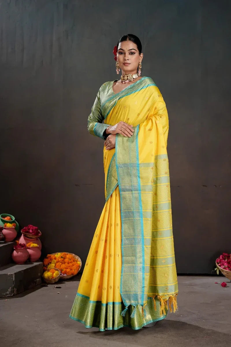 Soft Silk Chitt Pallue With Contrast Blouse Weaving Saree