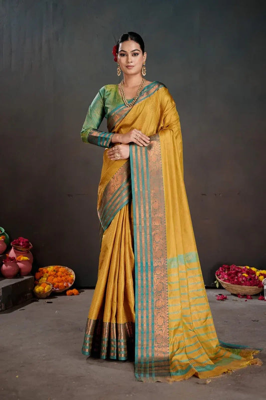 Soft Silk Chitt Pallu Weaving Saree with Contrast Blouse