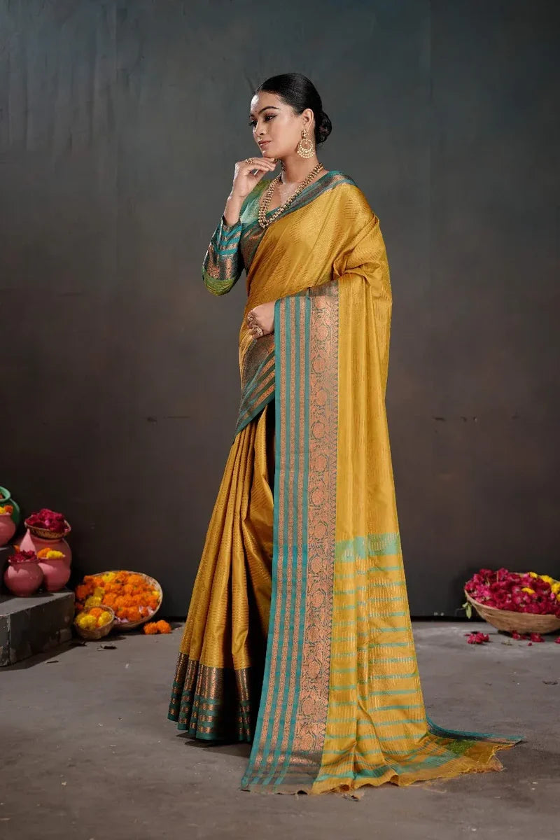 Soft Silk Chitt Pallu Weaving Saree with Contrast Blouse